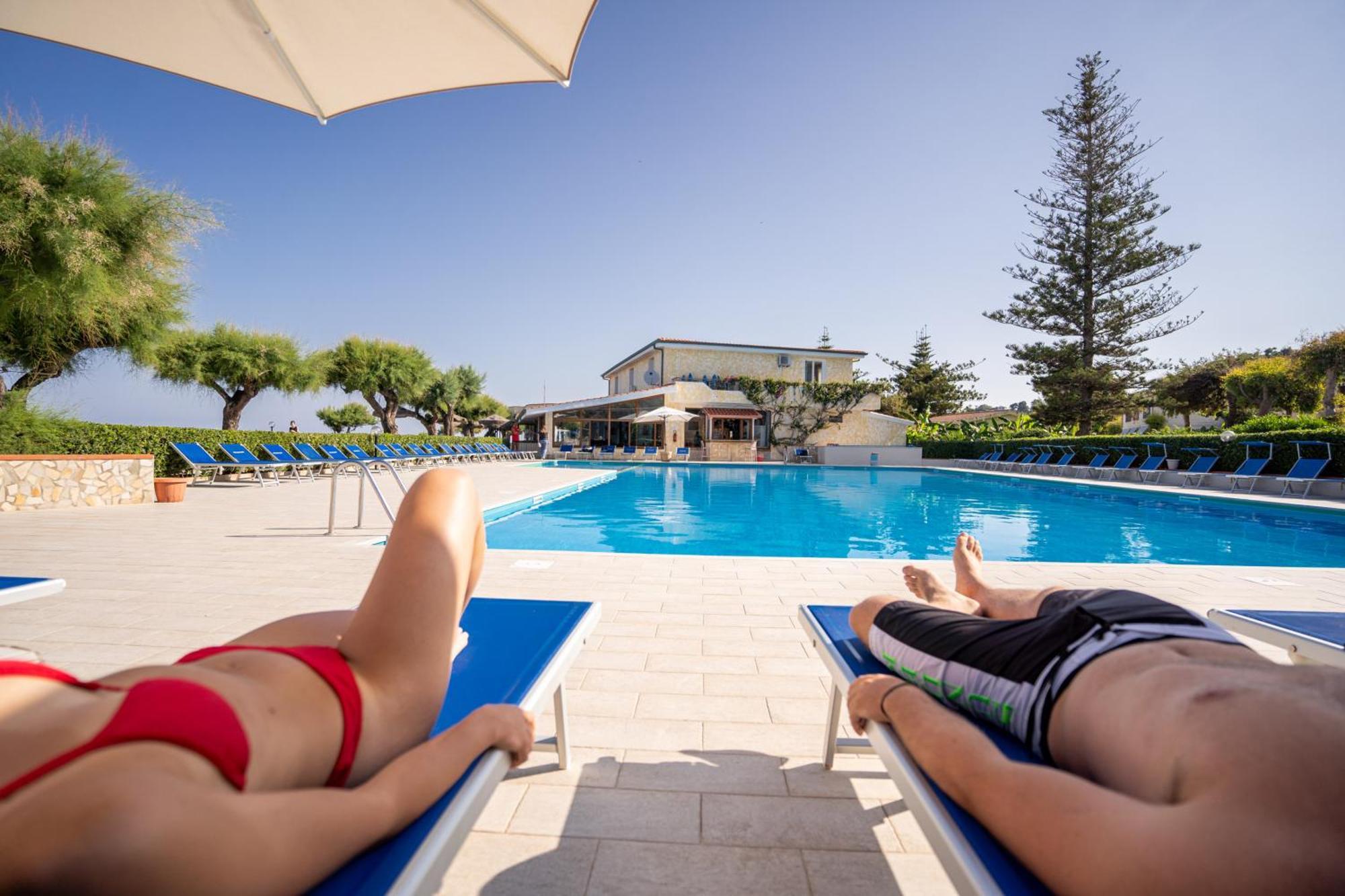Villaggio Torre Ruffa Capo Vaticano Esterno foto
